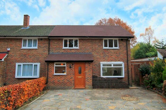 3 Bedroom Terraced House To Rent In Woking, GU22