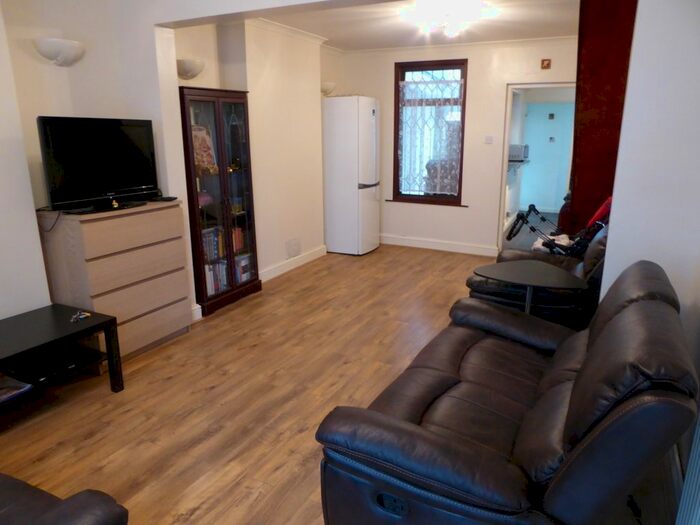 2 Bedroom Terraced House To Rent In Manor Road, Erith, Kent, DA8