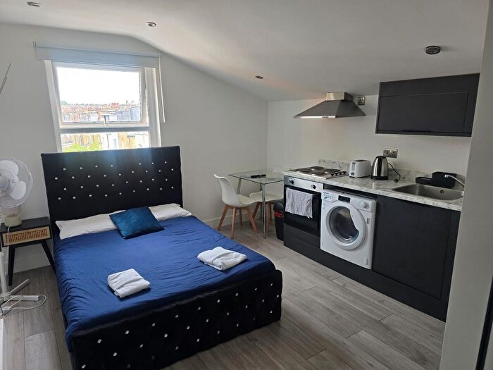 Studio To Rent In Mitcham Road, London, SW17