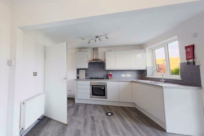 4 Bedroom Semi-Detached House To Rent In Wolseley Road, Brighton, BN1