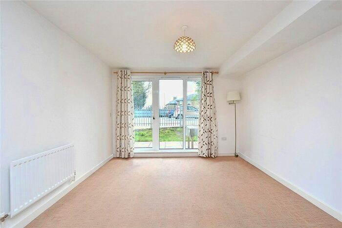 2 Bedroom Flat To Rent In Charlton Road, Canary Wharf, SE7