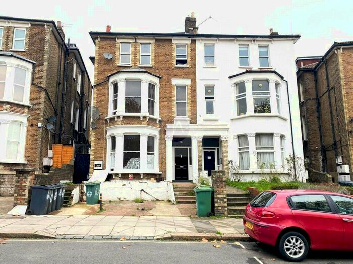 Apartment To Rent In Fordwych Road, Kilburn, London, NW2