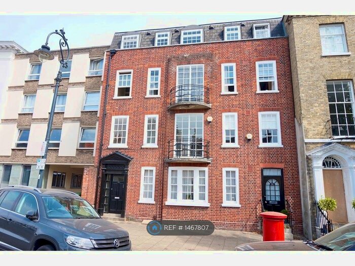 2 Bedroom Flat To Rent In High Street, Fareham, PO16