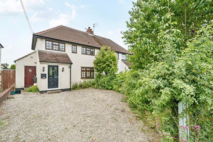 3 Bedroom Semi-Detached House For Sale In Papist Way, Wallingford, OX10