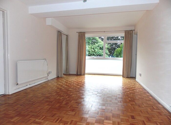 2 Bedroom Flat To Rent In Copers Cope Road, Beckenham, BR3