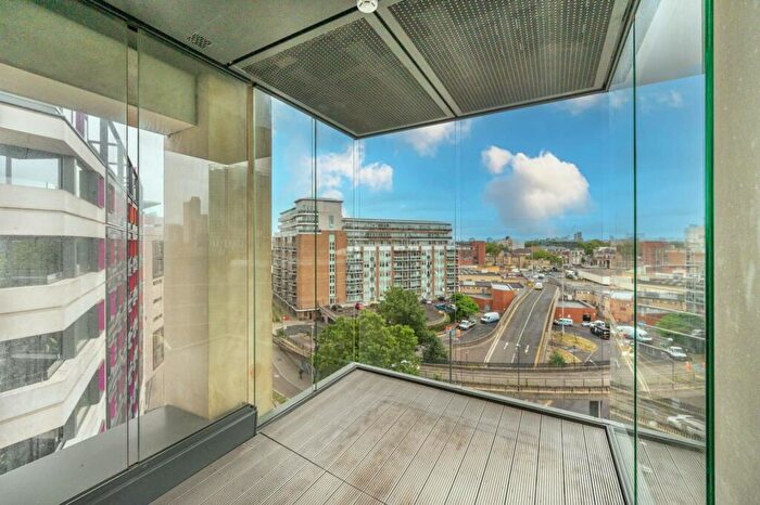 3 Bedroom Flat To Rent In Legacy Tower, Stratford, London, E15
