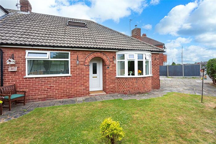 2 Bedroom Bungalow For Sale In Doriam Drive, York, North Yorkshire, YO31
