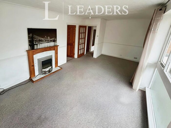 2 Bedroom Apartment To Rent In Lyndhurst Cort, Hove, BN3