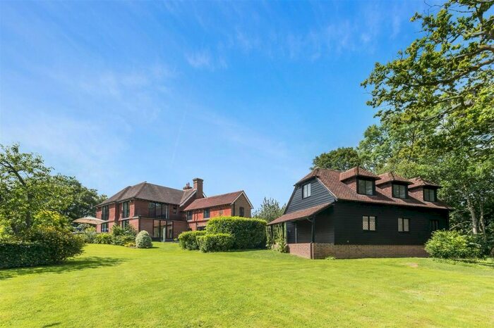 4 Bedroom Detached House For Sale In Shoreham Road, Henfield, BN5