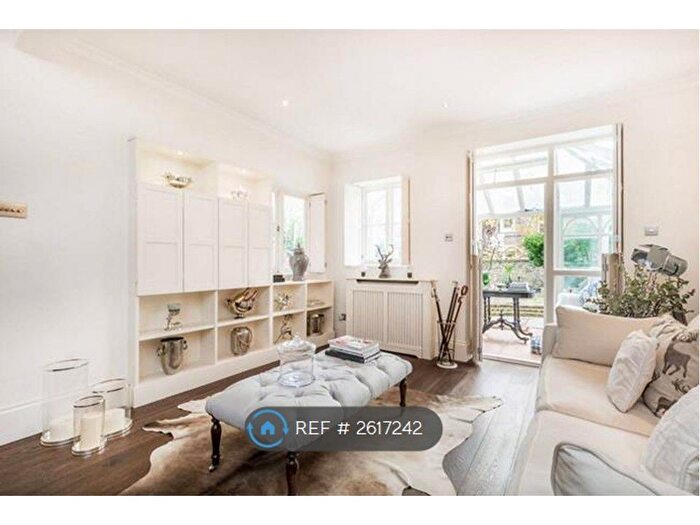 2 Bedroom Flat To Rent In Oxford Gardens, London, W10