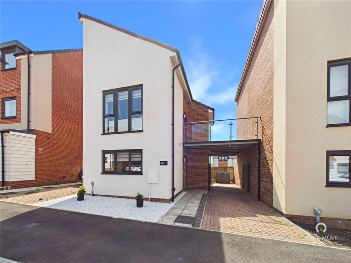 2 Bedroom Detached House For Sale In Chapel Rigg Drive, Newcastle Upon Tyne, Tyne And Wear, NE15