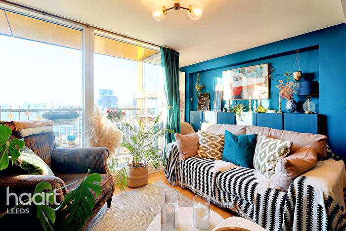 2 Bedroom Apartment For Sale In The Avenue, Leeds, LS9