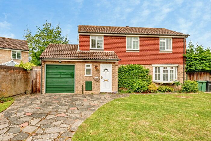 4 Bedroom Detached House For Sale In Birchwood Close, Horley, RH6