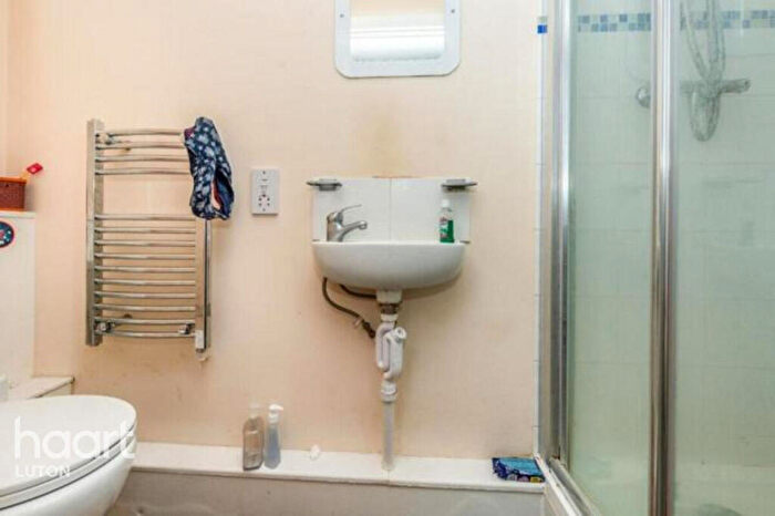 2 Bedroom Apartment For Sale In Mill Street, Luton, LU1