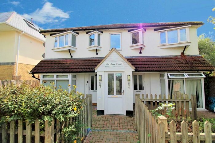 1 Bedroom Flat To Rent In Crayford Way, Crayford, Kent, DA1