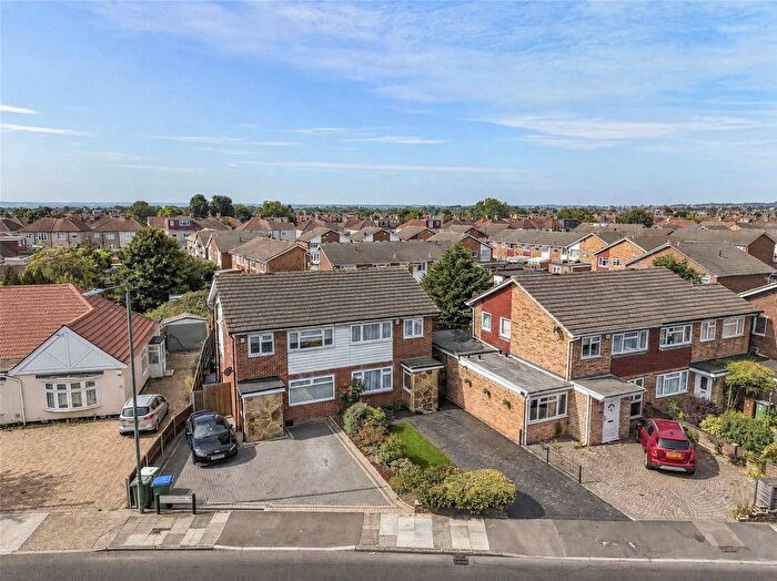 3 Bedroom Semi-Detached House For Sale In Long Lane, Bexleyheath, DA7