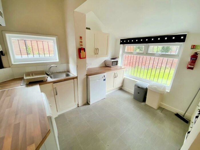 6 Bedroom End Of Terrace House To Rent In Latchmere Road, Manchester, Greater Manchester, M14