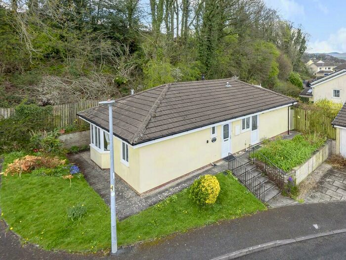 3 Bedroom Detached Bungalow To Rent In Maple Drive, Kendal, Cumbria, LA9