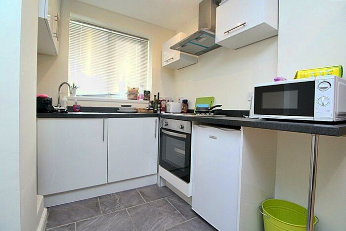 Studio To Rent In Woodville Rd, Cathays, Cardiff, CF24