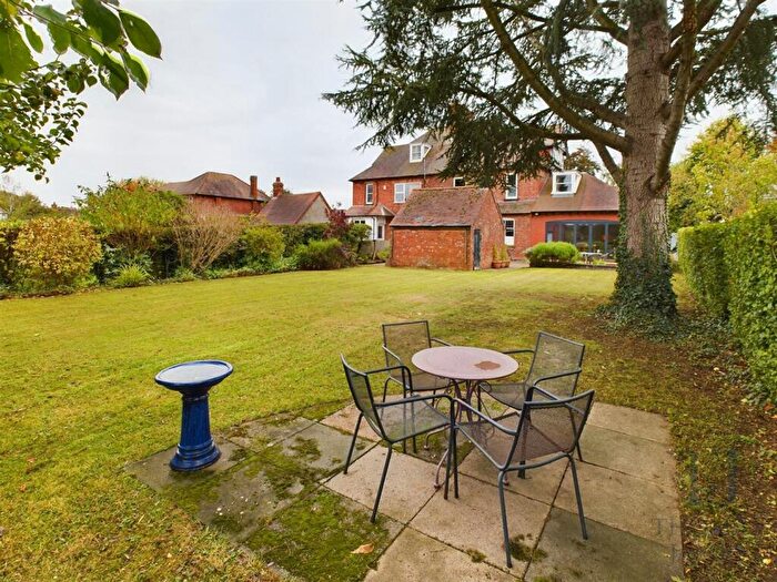 6 Bedroom Semi-Detached House For Sale In Clifton Lane, Ruddington, Nottingham, NG11