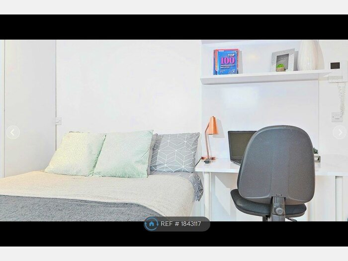 Studio To Rent In St. Michaels Lane, Leeds, LS6