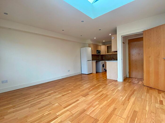 1 Bedroom Flat To Rent In Hartfield Road, Wimbledon, London, SW19