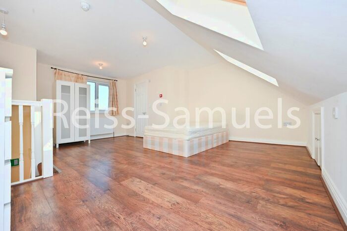6 Bedroom Town House To Rent In Ambassador Square, Isle Of Dogs, E14