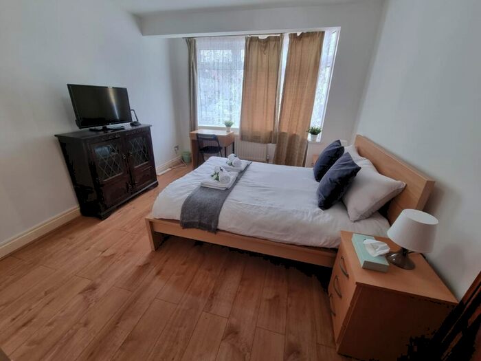 1 Bedroom House To Rent In Saint Giles Avenue, London, RM10