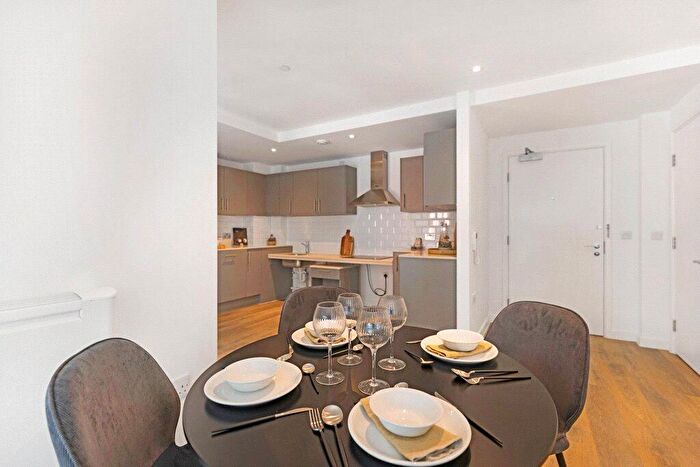 2 Bedroom Apartment To Rent In Temple Back, Bristol, Somerset, BS1