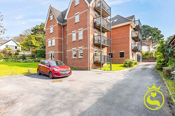 2 Bedroom Flat For Sale In Alton Road, Ships Point, BH14