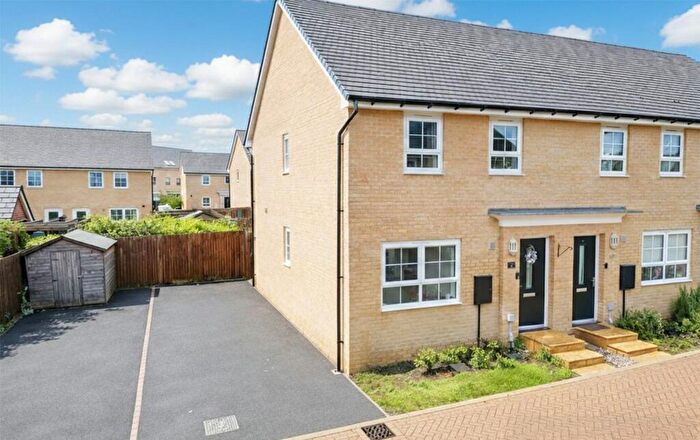 3 Bedroom End Of Terrace House For Sale In Wells Grove, Eagle Farm South, MK17
