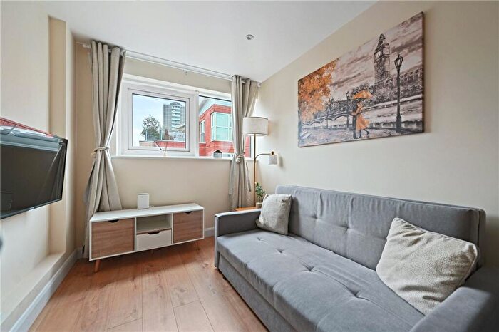 2 Bedroom Apartment To Rent In Seward Street, London, EC1V