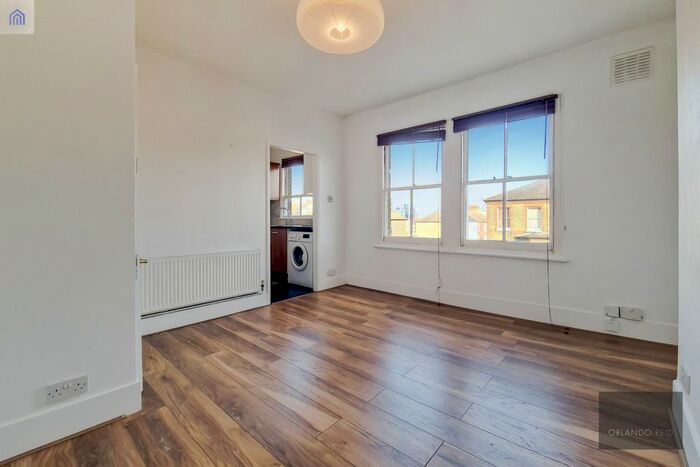 1 Bedroom Flat To Rent In Orlando Road, London, SW4