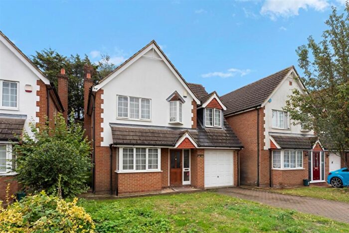 4 Bedroom Detached House For Sale In Clifford Gardens, Hayes, UB3