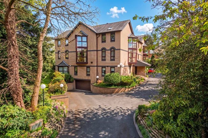 3 Bedroom Flat For Sale In Woodville Road, Altrincham, WA14