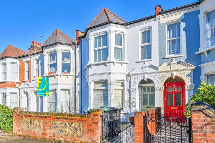 2 Bedroom Flat To Rent In Inderwick Road, Crouch End, London, N8