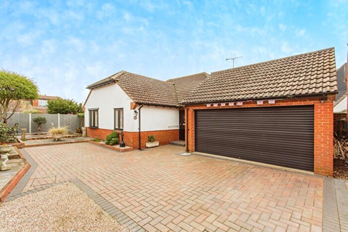 2 Bedroom Bungalow For Sale In Knollcroft, Shoeburyness, Essex, SS3