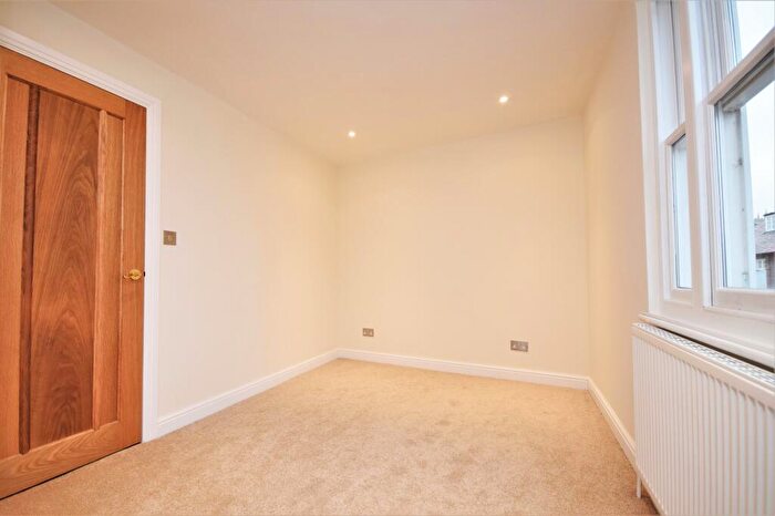 2 Bedroom Apartment To Rent In High Street, Saffron Walden, Essex, CB10
