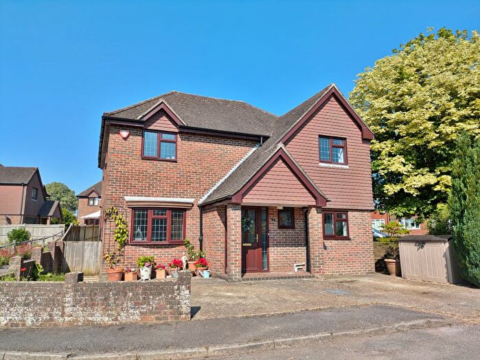 4 Bedroom Detached House For Sale In Church Close, Clanfield, Waterlooville, PO8