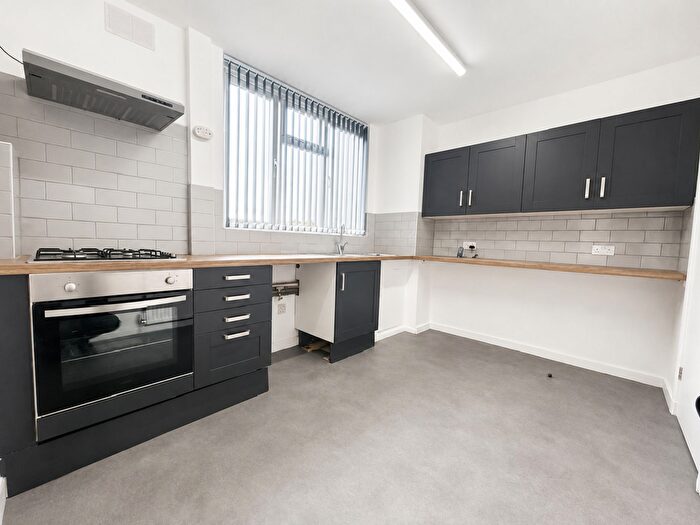 3 Bedroom Flat To Rent In Button Lane, Manchester, M23