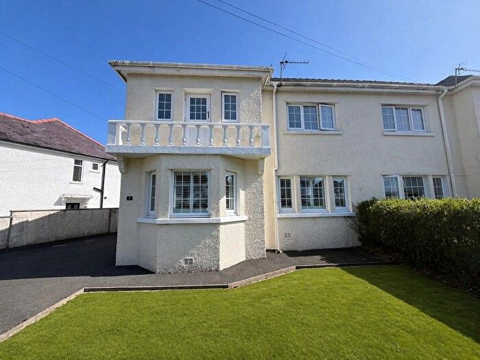 3 Bedroom Semi-detached House For Sale In Diana Road, Llandeilo, Carmarthenshire., SA19