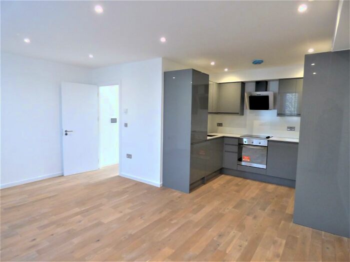 3 Bedroom Apartment To Rent In Voss Street, Bethnal Green, London, E2