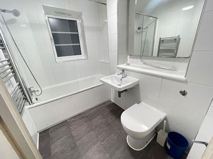 1 Bedroom Flat To Rent In Bellevue Court, A High Road, London, N22