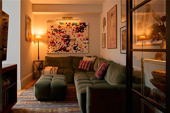 2 Bedroom Terraced House For Sale In Montague Road, London, E8