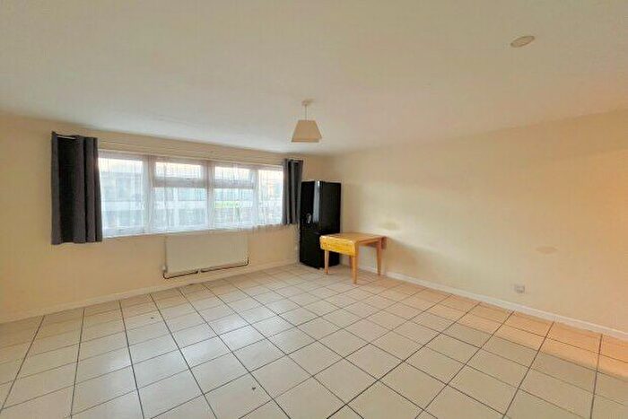 Studio To Rent In North Tenth Street, Milton Keynes, MK9