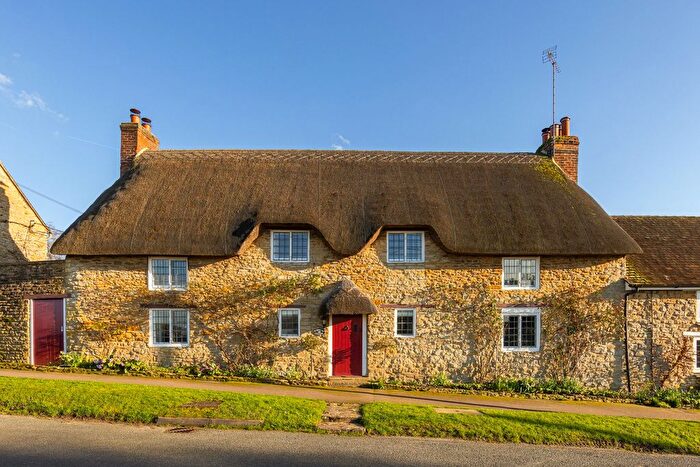 3 Bedroom Terraced House For Sale In Charlton Road, Aynho, OX17