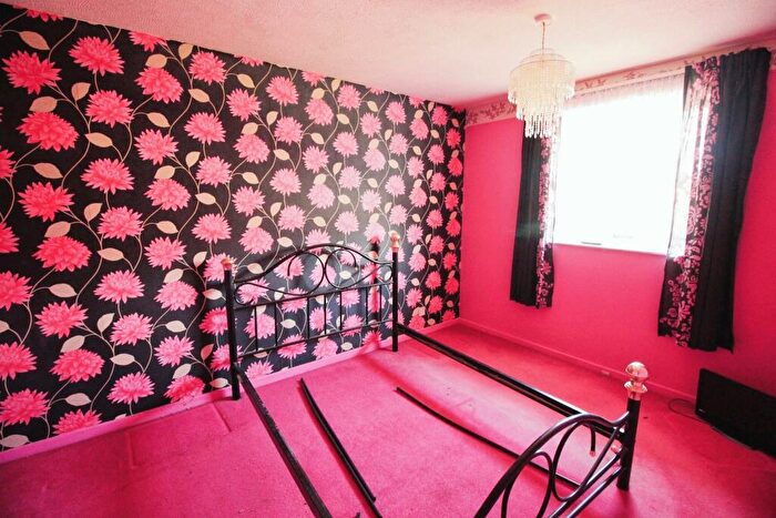 3 Bedroom Terraced House For Sale In Hunwicke Road, Colchester, CO4