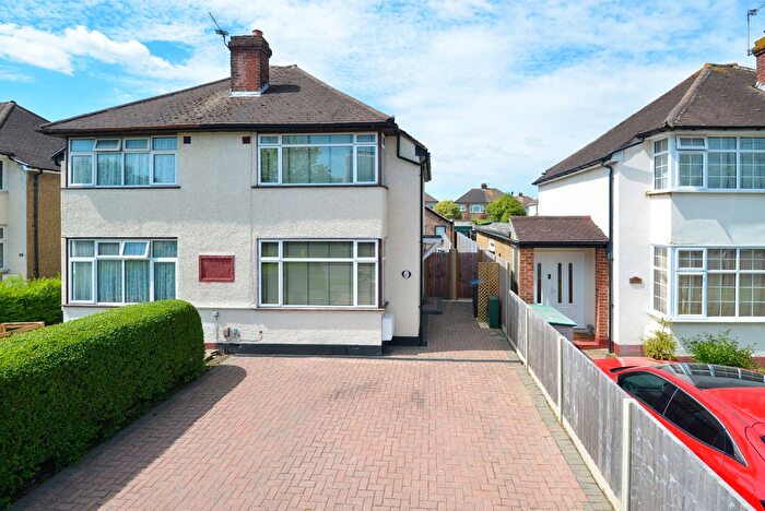3 Bedroom Semi Detached House To Rent In Oakcroft Road, Chessington, KT9