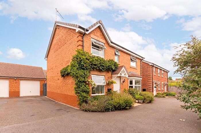 4 Bedroom Detached House For Sale In Bremridge Close, Barford, Warwick, Warwickshire, CV35