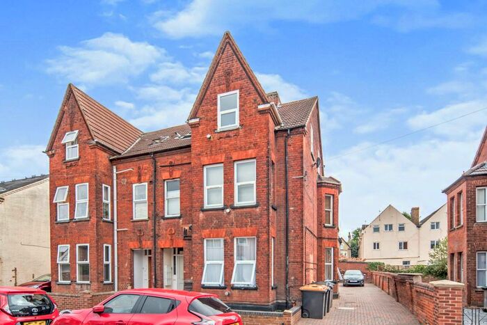 1 Bedroom Flat To Rent In Spenser Road, Bedford, MK40